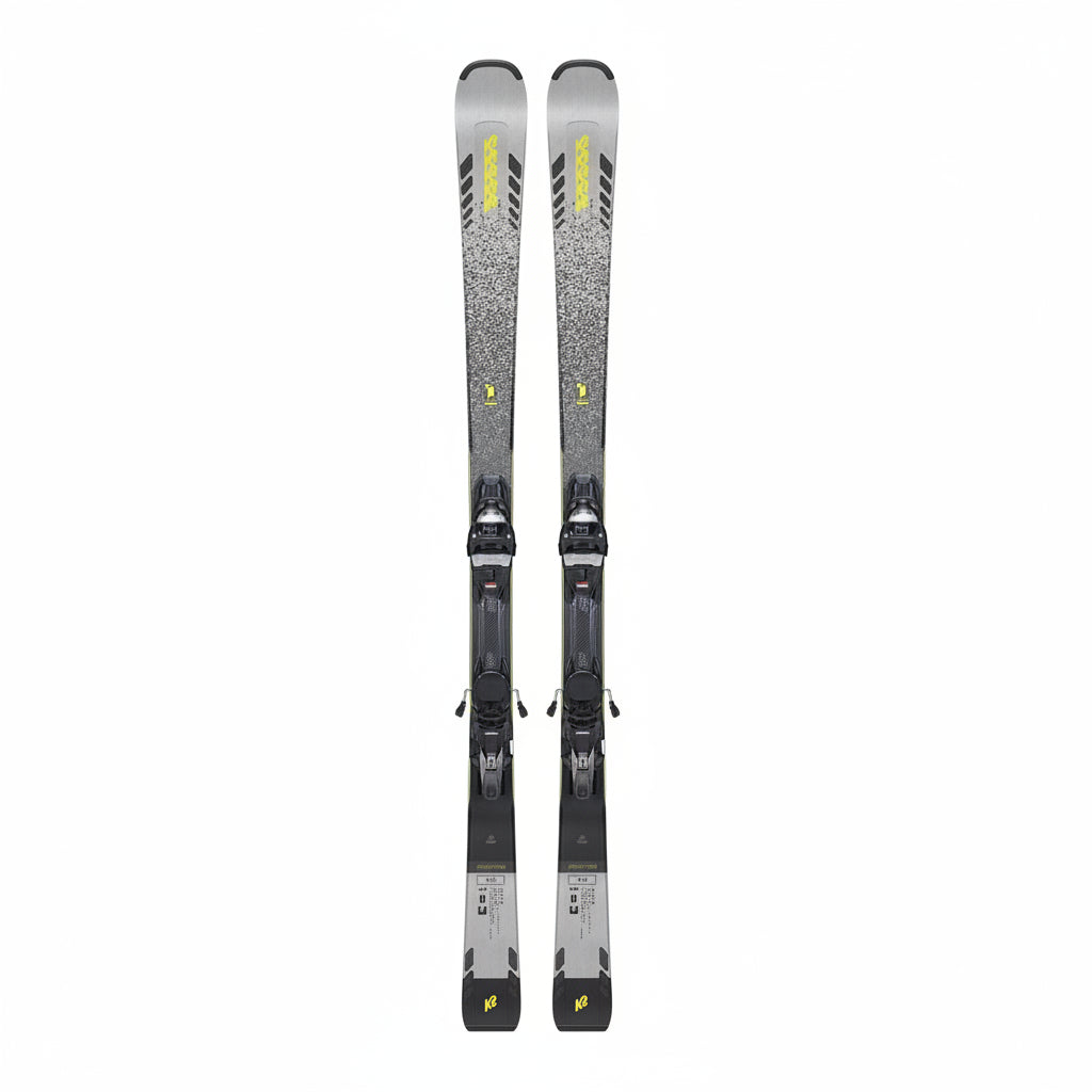 gebrauchter Ski von K2 in verschiedenen Grautönen, die ineinander über gehen